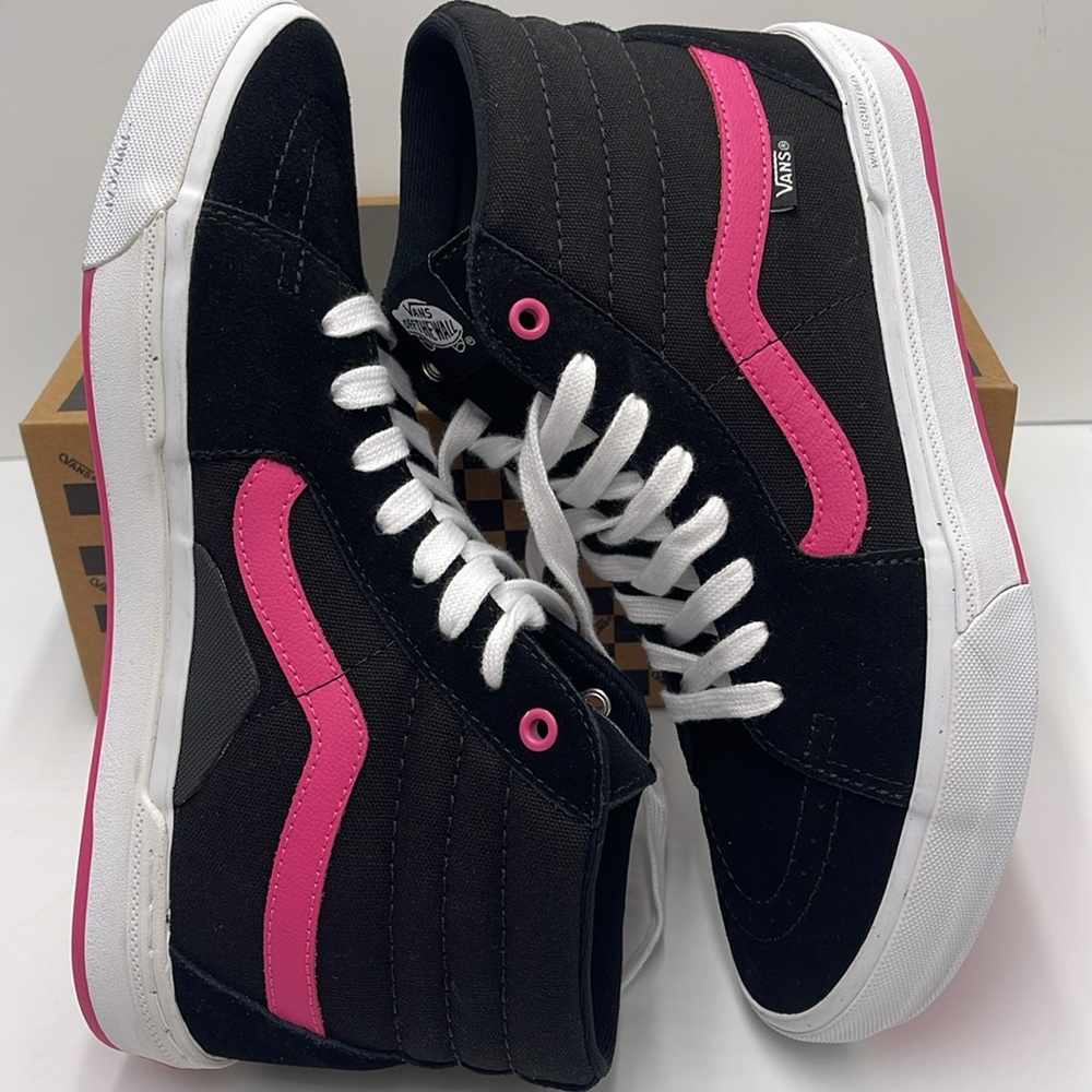 Vans WMNS Bmx Sk8-Hi Black/Magenta
VN0005V0KMN Sneakers - Picture 11 of 16